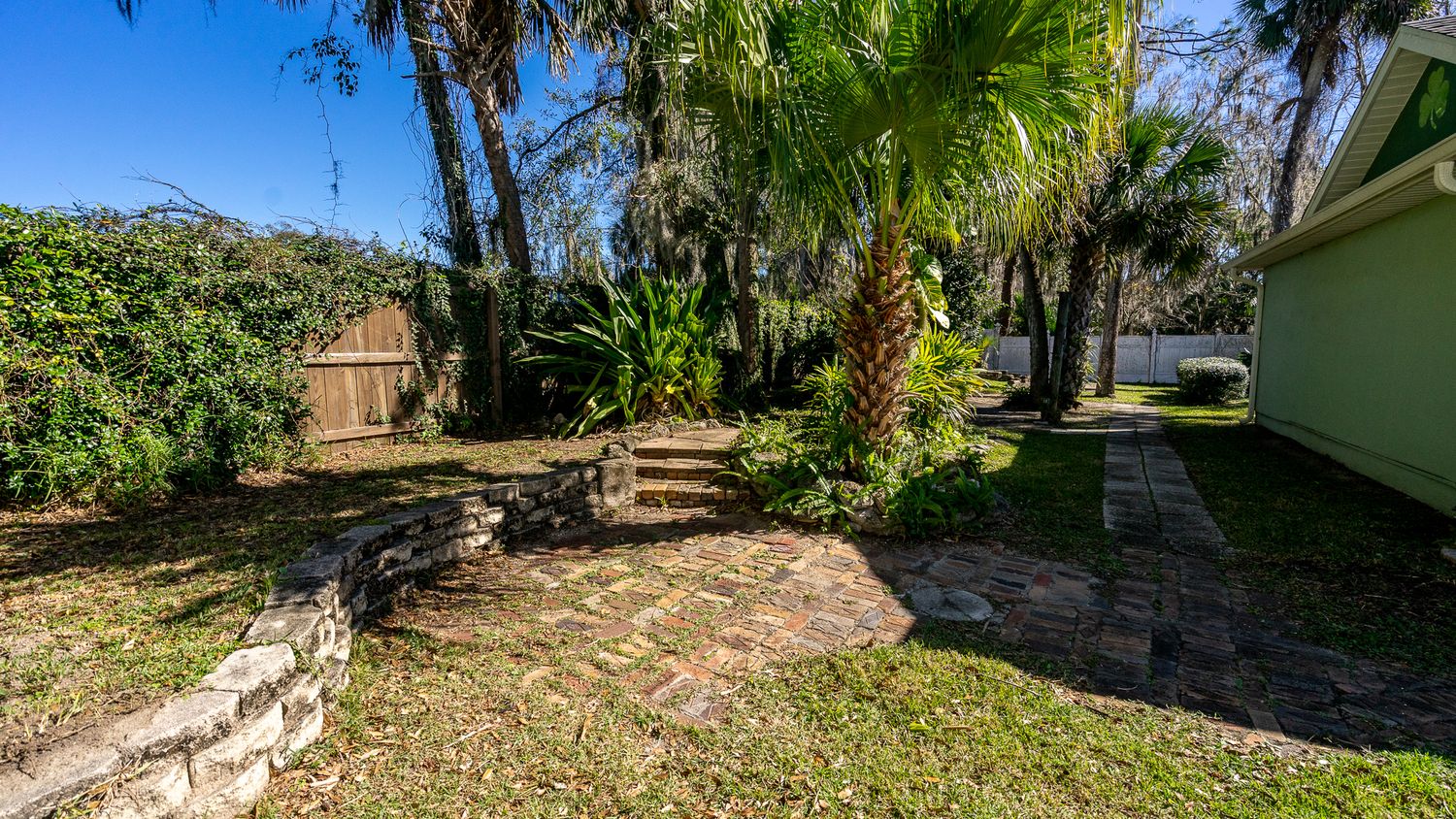 210 S Railroad St, Bunnell, FL 32110